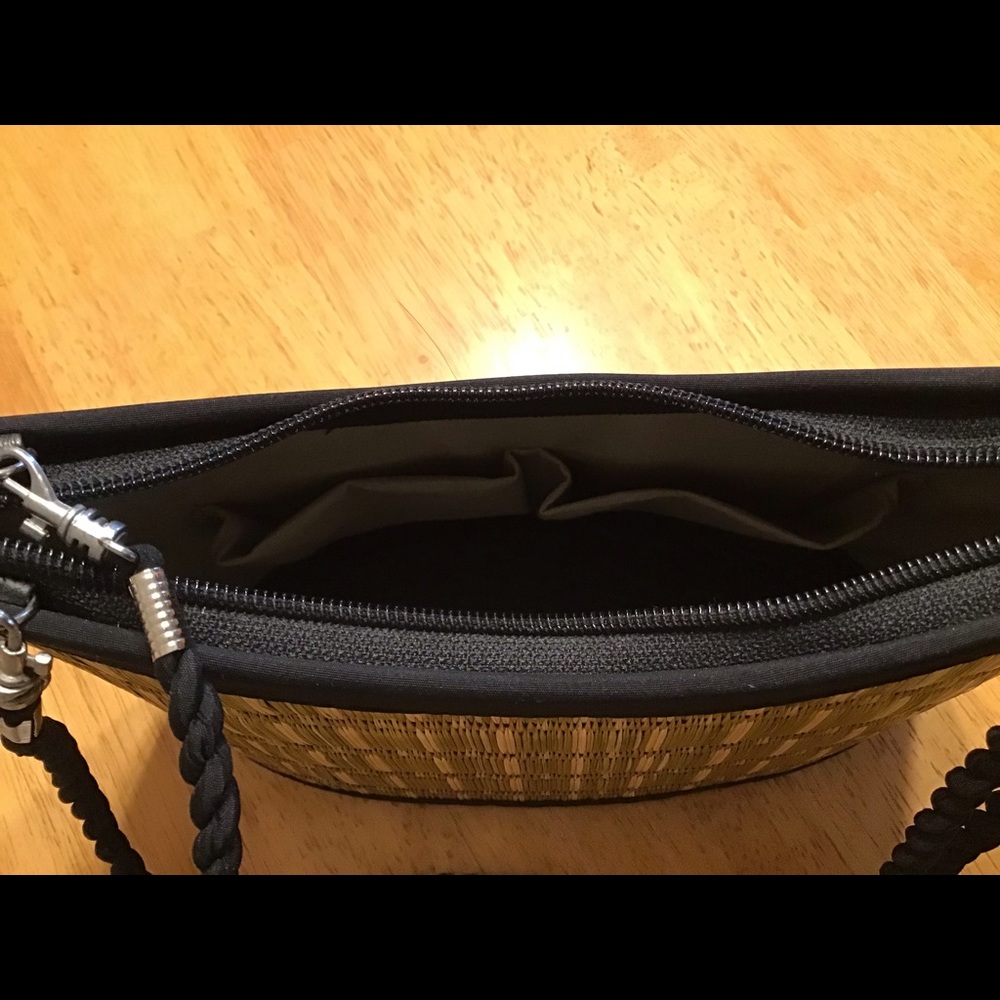 Small Straw Handbag - Picture 4 of 6